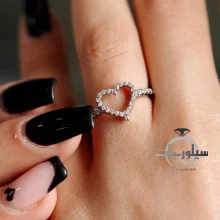 انگشتر نقره زنانه طرح قلب نگینی